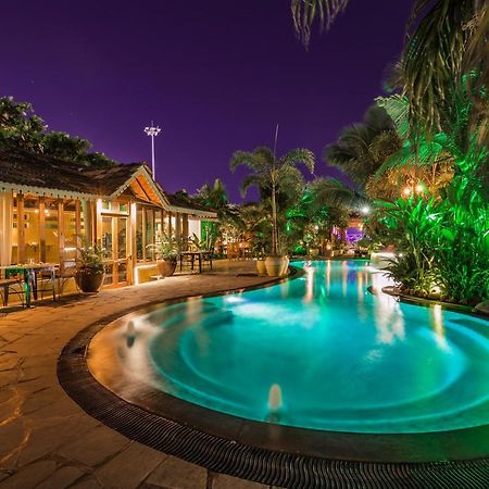 Fiesta Beach Resort Baga Esterno foto