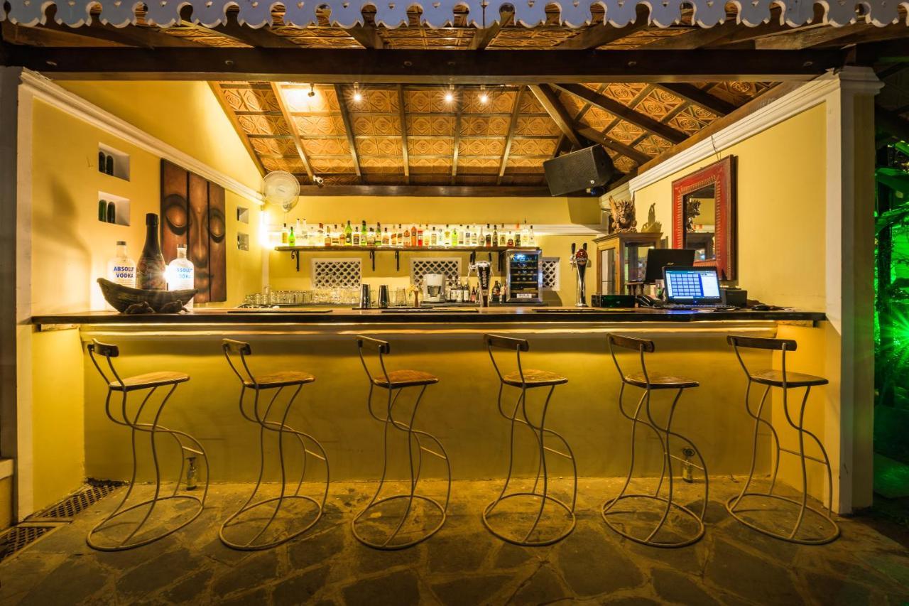 Fiesta Beach Resort Baga Esterno foto